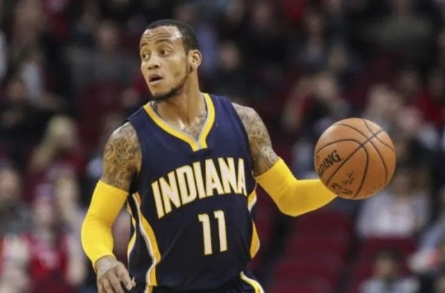 而中场球员 而中场球员